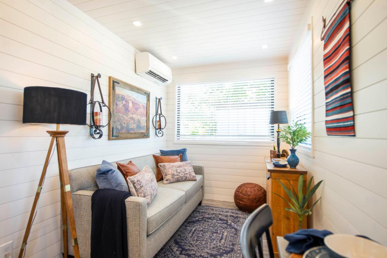 La Casita-Shipping Container House Near Magnolia/Baylor Villa Bellmead Exterior foto